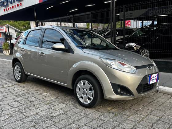 FORD FIESTA 1.6 ROCAM SE 8V FLEX 4P MANUAL